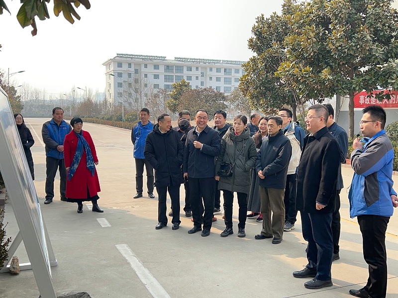 中國皮革協會副理事長陳占光一行蒞臨百華鞋業指導工作