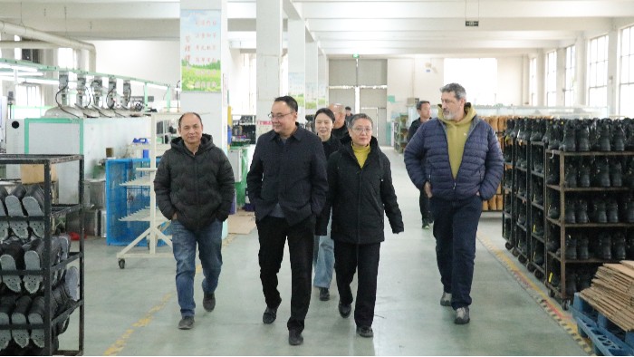 資訊|意大利RSA蒞臨百華鞋業(yè)洽談項(xiàng)目并成功簽約！