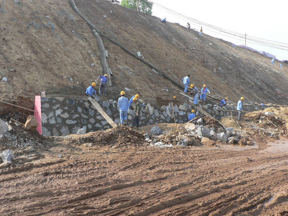 地質(zhì)工作者勞保鞋選購(gòu)須知