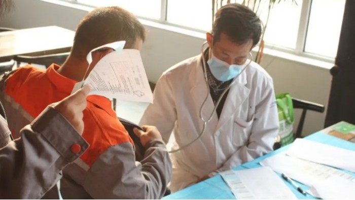 山東百華鞋業有限公司體檢現場