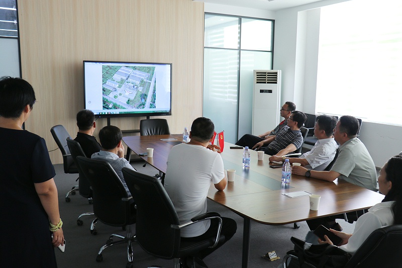 山東鋼鐵集團領導蒞臨百華鞋業調研指導